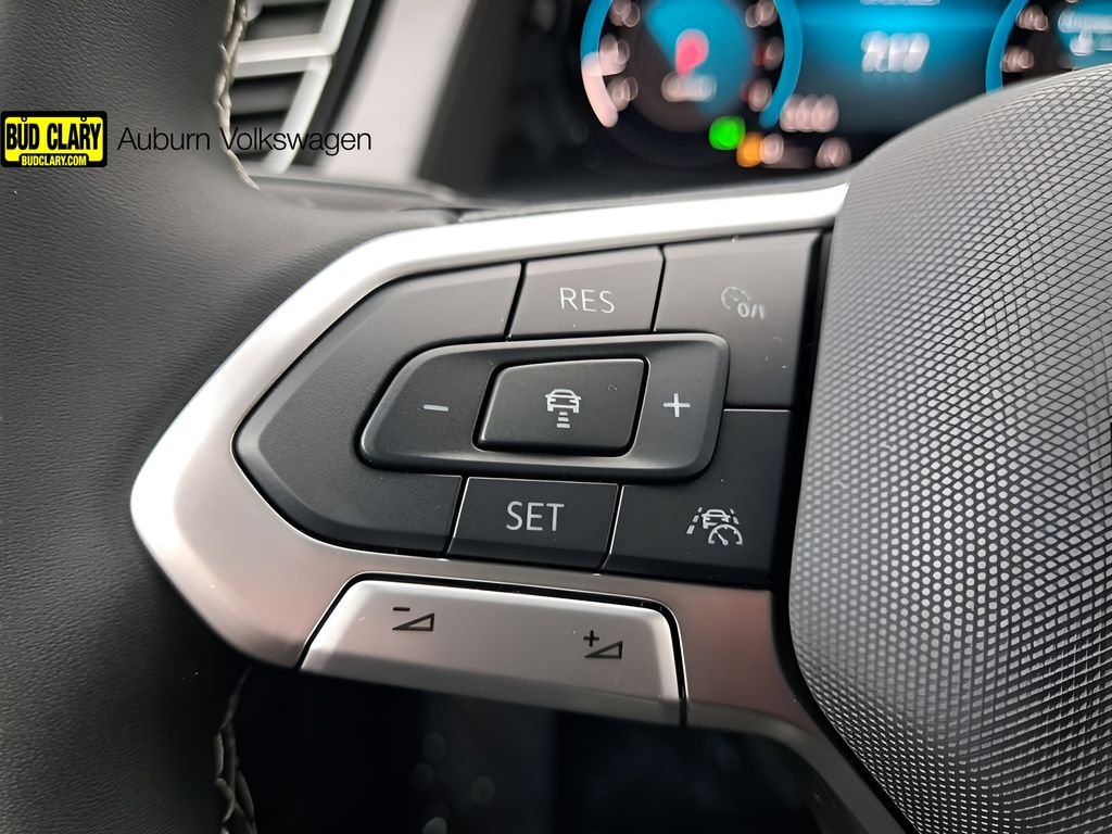 2025 Volkswagen Atlas Cross Sport SE w/Tech - Photo 30