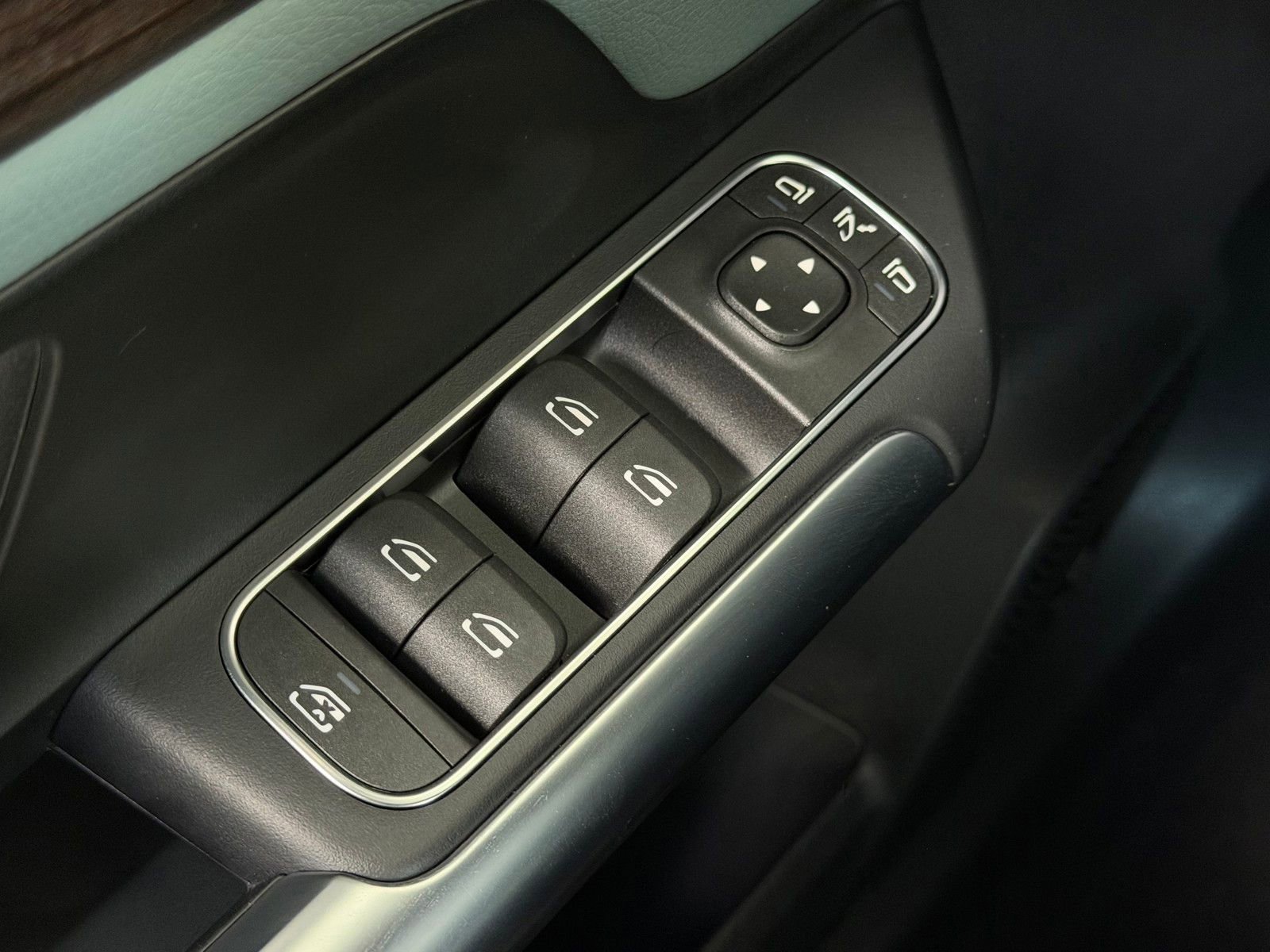 New 2026 Cirrus Silver Metallic Mercedes-Benz GLA 250 image 40
