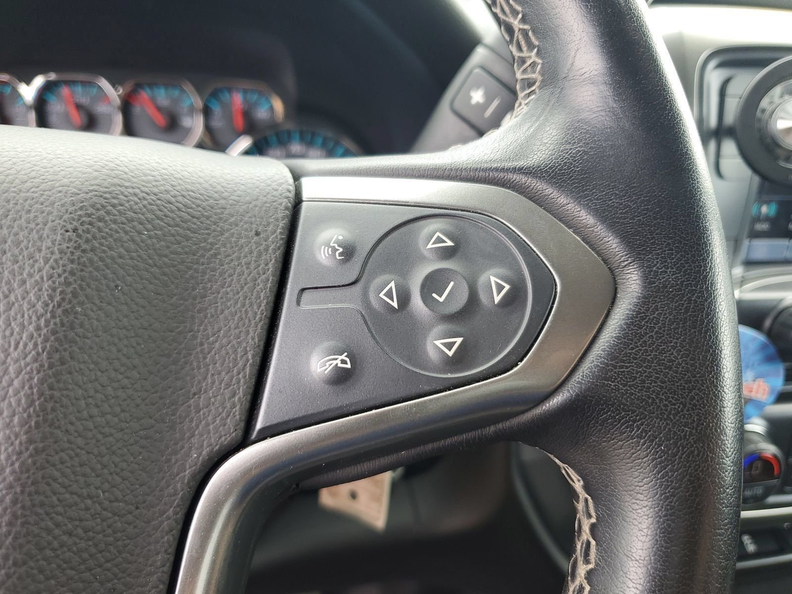 Used 2019 Red Chevrolet LT image 17