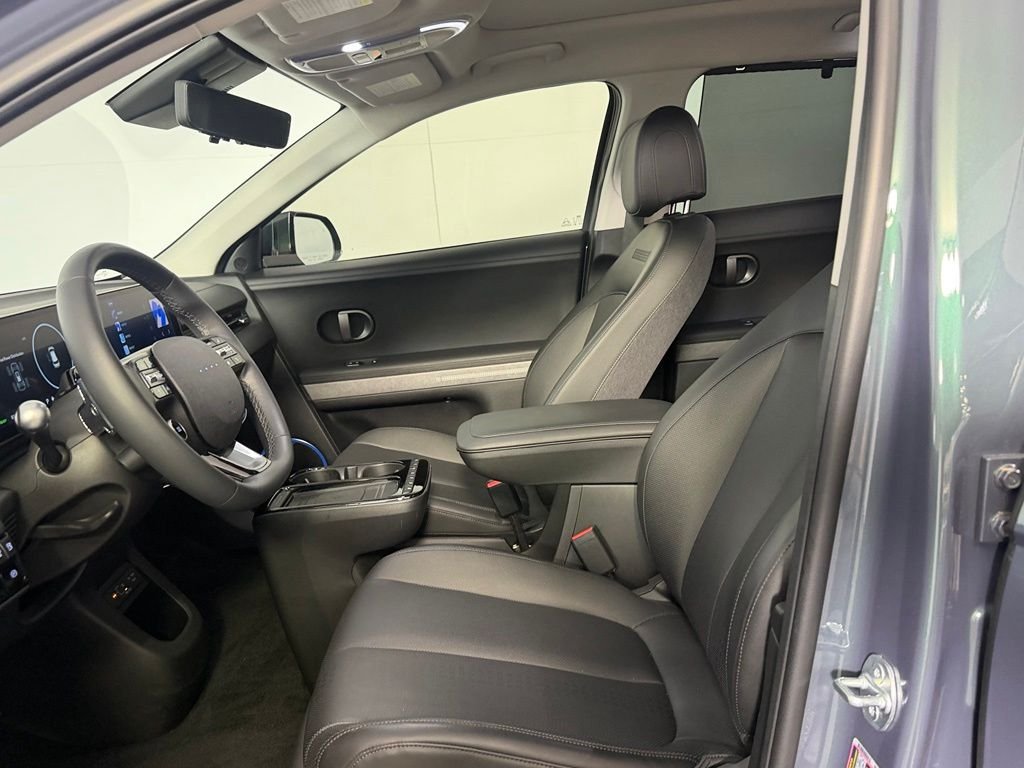 Used 2025 Green Hyundai Limited image 21