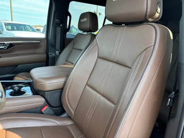 Certified Used 2025 Black Chevrolet High Country image 13