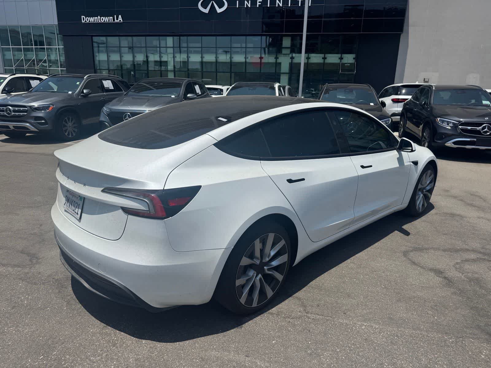 Used 2024 Pearl White Multi-Coat Tesla  image 3