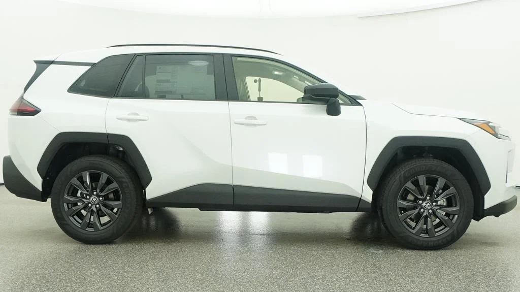 New 2026 Wind Chill Pearl Toyota XLE Premium image 51