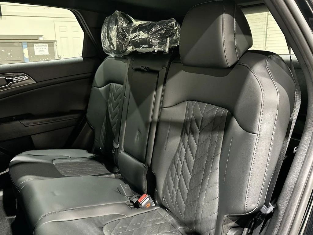 Used 2023 Black Kia X-Line image 50