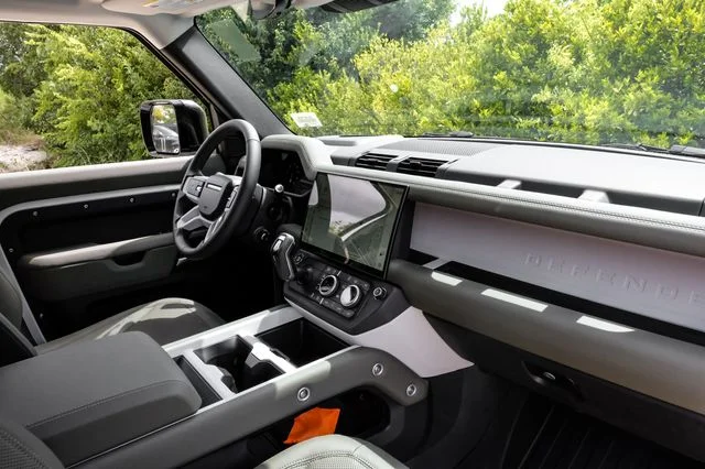 New 2026 Fuji White Land Rover S image 19