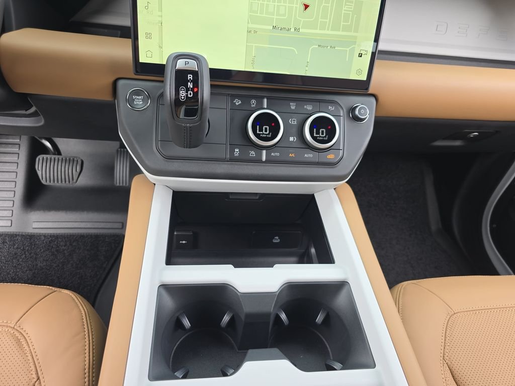 New 2026 Fuji White Land Rover X-Dynamic SE image 25