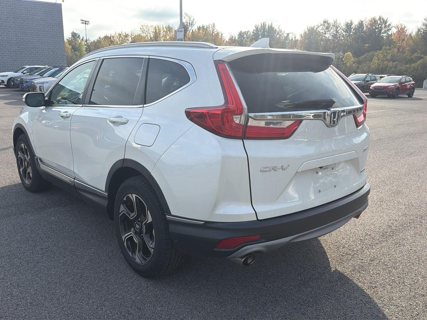 Used 2018 Crystal Black Pearl Honda Touring image 5