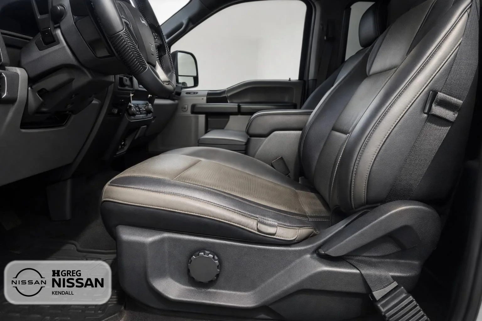 Used 2020 White Ford XLT image 8