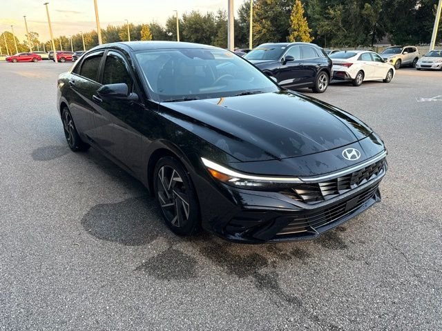 Certified Used 2024 Black Hyundai SEL image 6