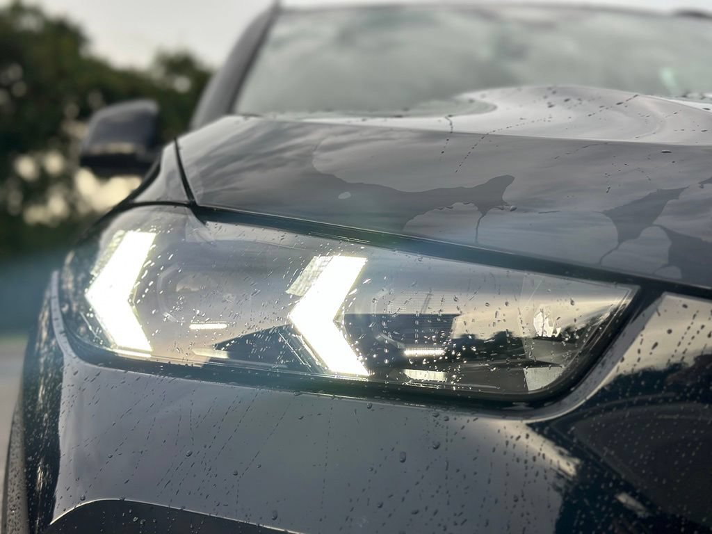 New 2026 Carbon Black Metallic BMW xDrive40i image 10