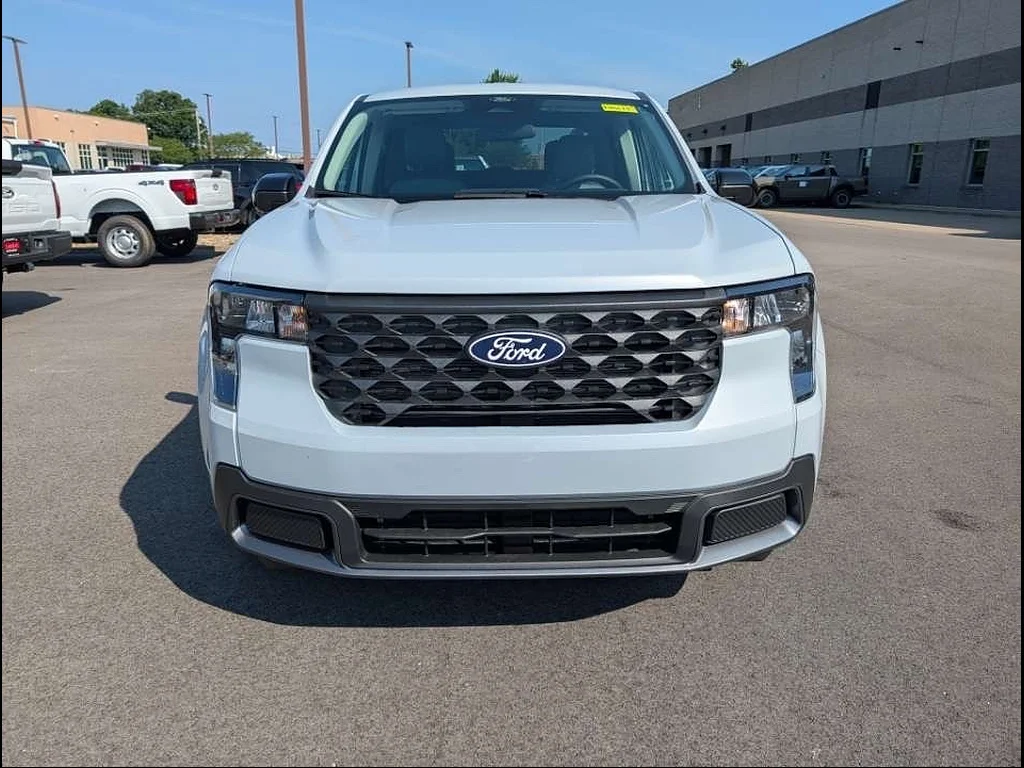 New 2026 Space White Ford XLT image 2
