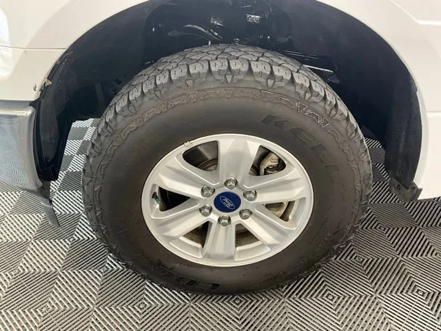 Used 2019 White Ford XL image 23
