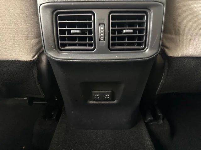 Used 2019 Silver Toyota XLE image 13