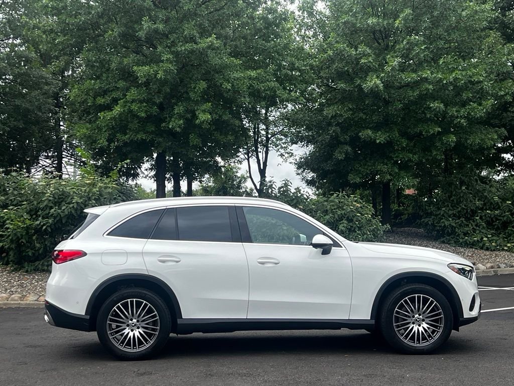 Used 2023 White Mercedes-Benz GLC 300 image 4