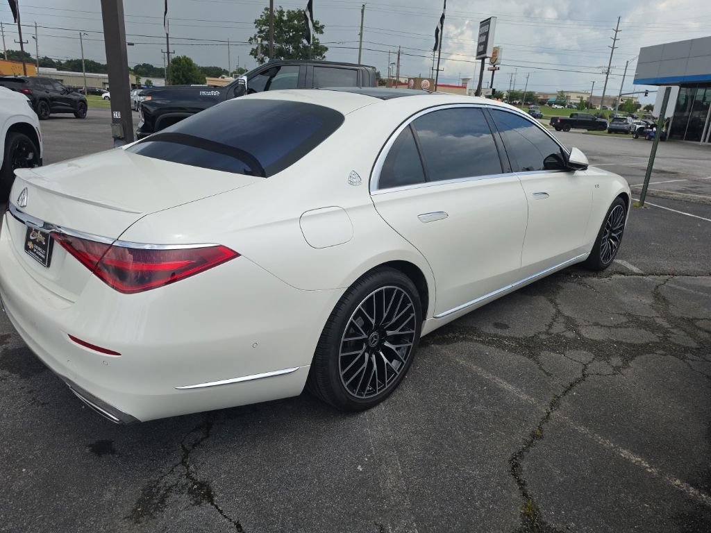 Used 2022 White Mercedes-Benz 4MATIC® image 4