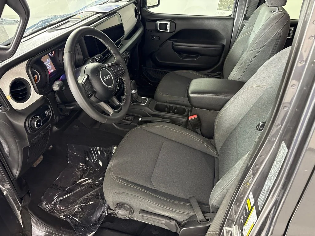 Used 2025 Crystal Metallic Jeep Sport S image 24