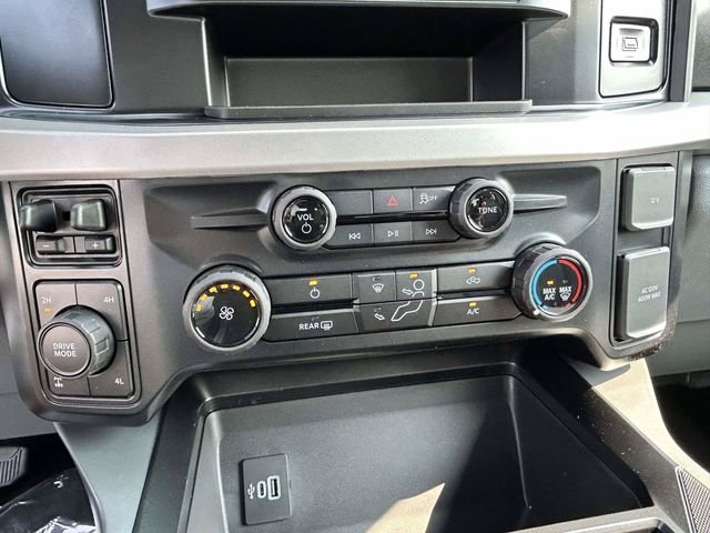 New 2026 Carbonized Gray Metallic Ford XLT image 12