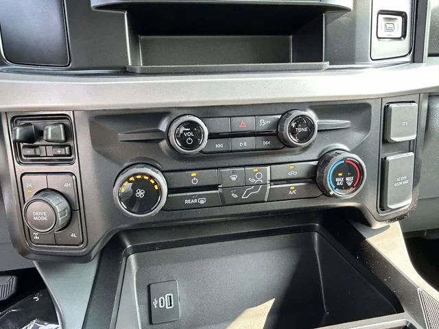 New 2026 Carbonized Gray Metallic Ford XLT image 12