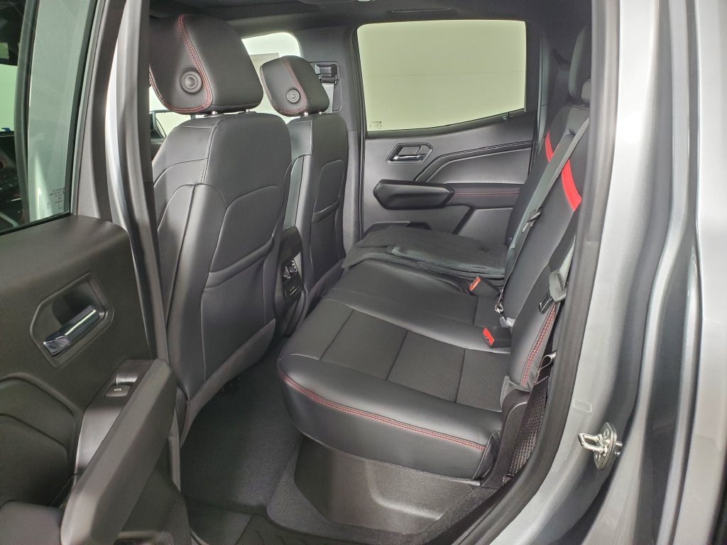 2026 Chevrolet Colorado Z71 - Photo 12