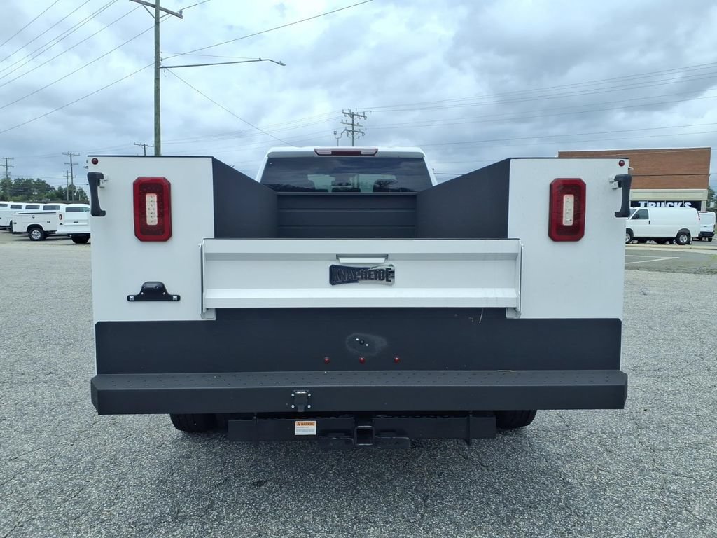 New 2025 Summit White Chevrolet Work Truck image 22