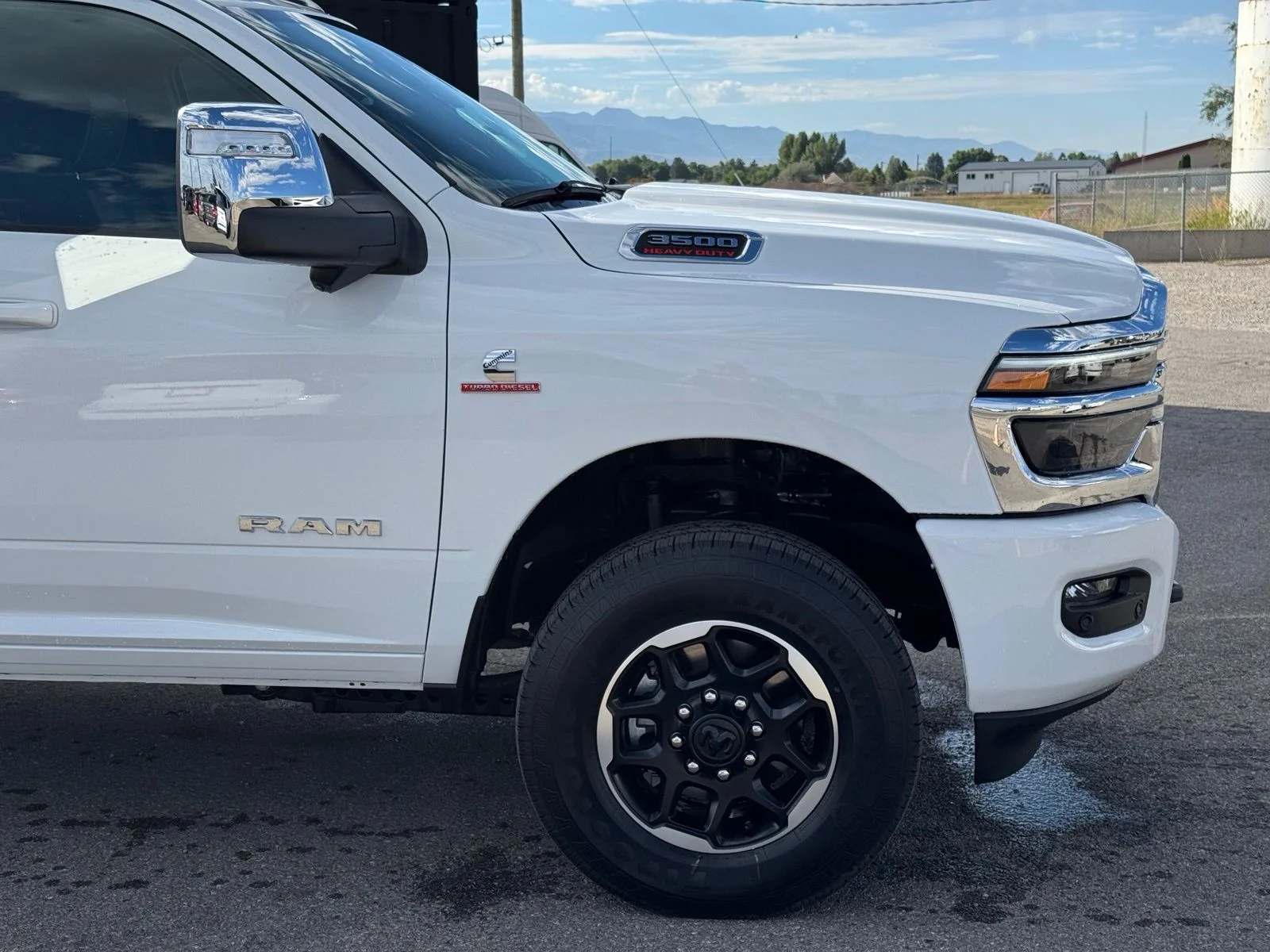 New 2026 Bright White Clear-Coat Exterior Paint RAM Laramie image 3