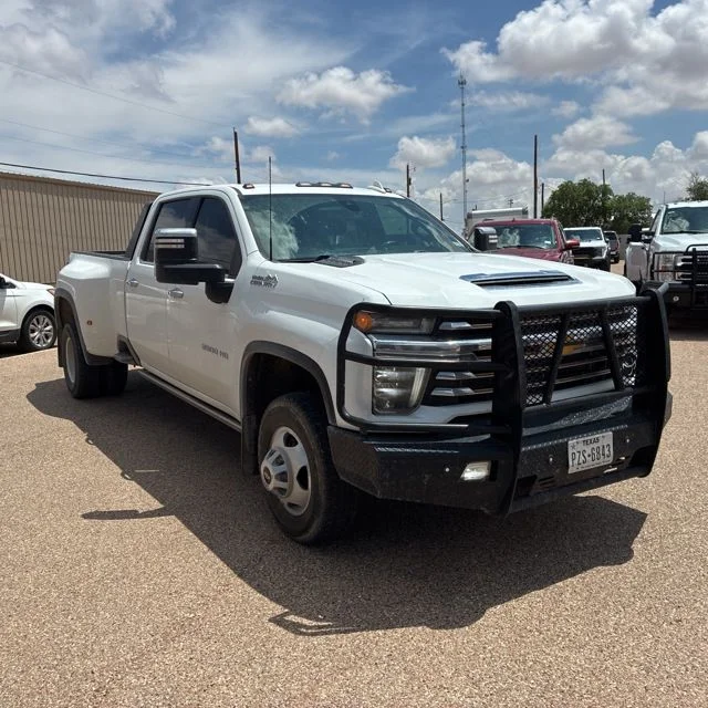 Used 2022 White Chevrolet High Country image 5
