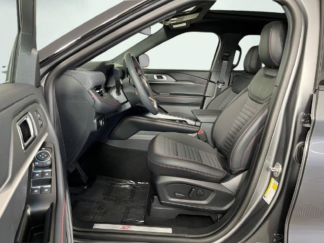 New 2026 Carbonized Gray Metallic Ford ST-Line image 32