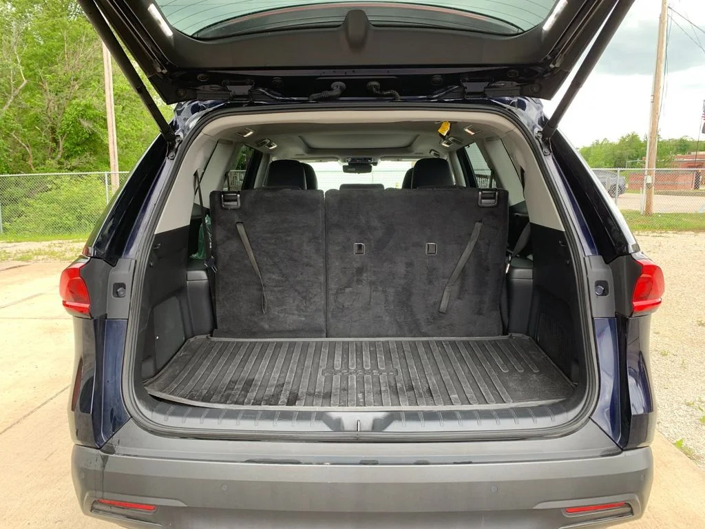 Used 2024  Toyota Platinum image 19
