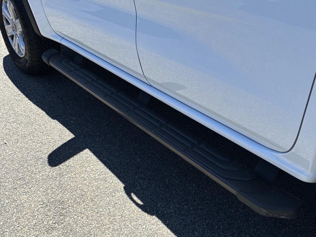 Used 2025 White Ford XL image 12