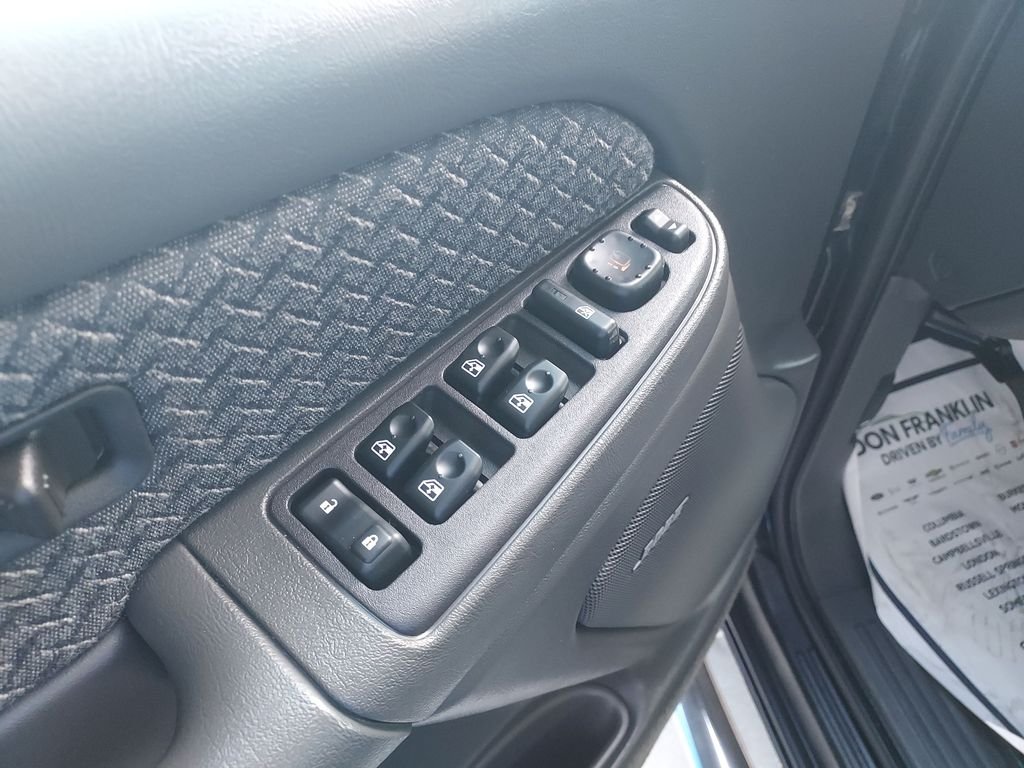 Used 2004 Black Chevrolet Base image 11