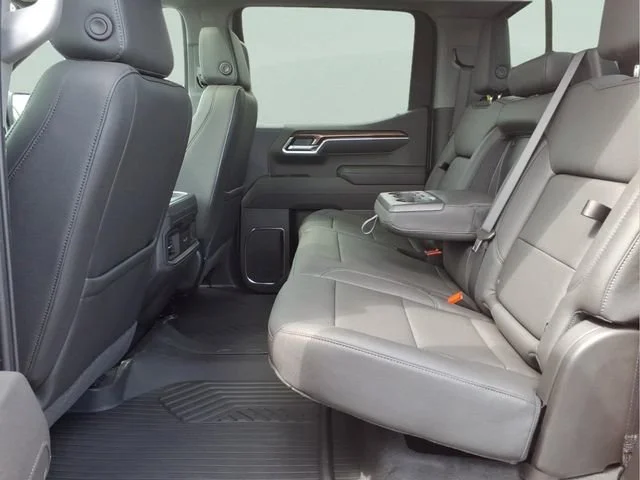 New 2026 Sterling Gray Metallic Chevrolet LT image 17