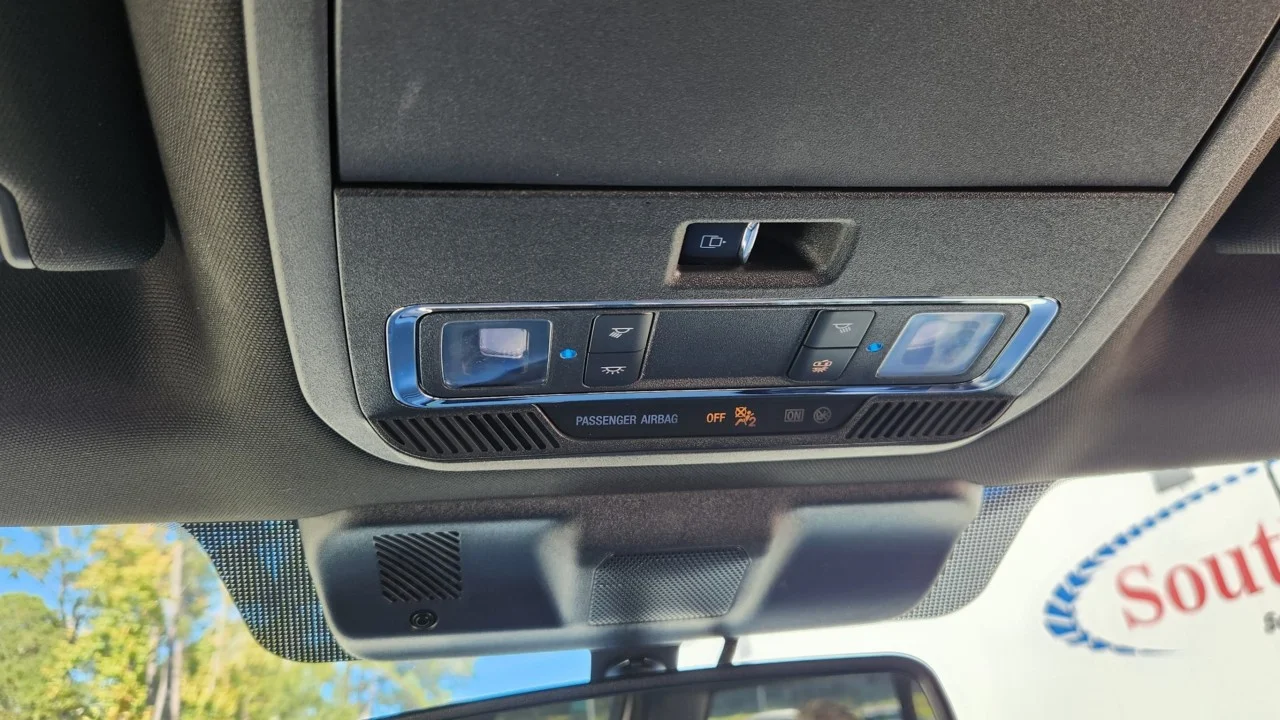Used 2025 White Ford LARIAT image 18
