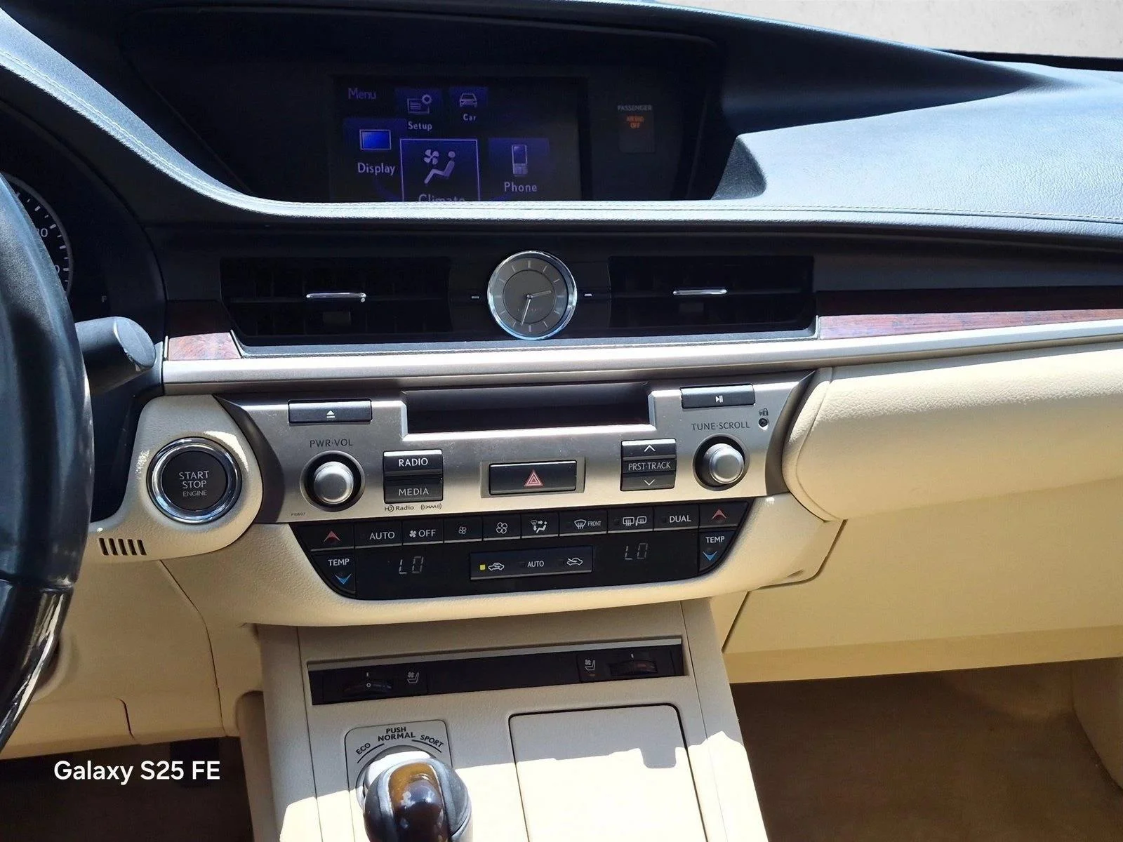 Used 2014 Matador Red Mica Lexus  image 14