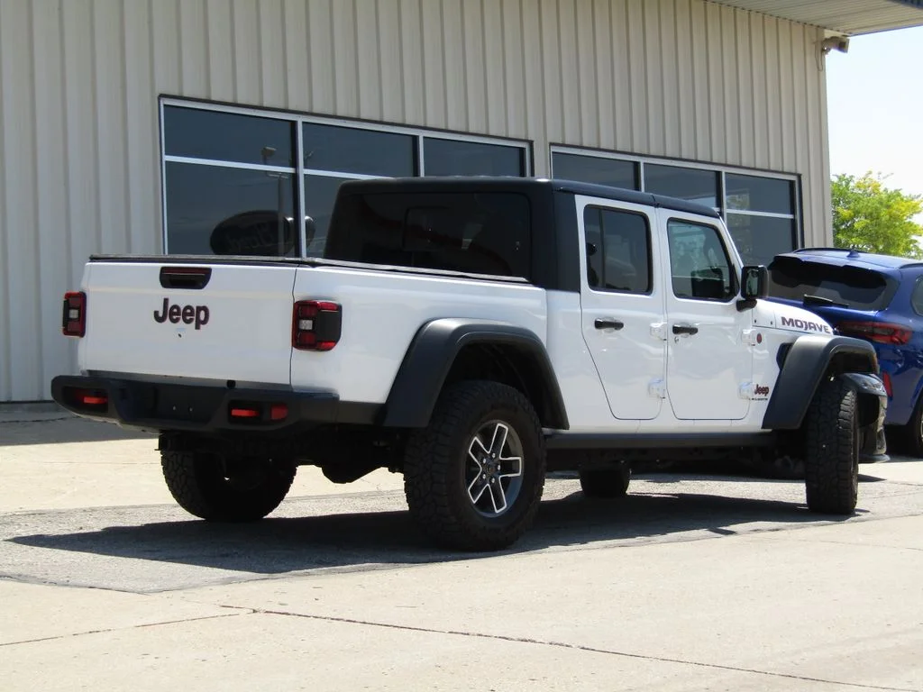 Used 2024 White Jeep Mojave image 3