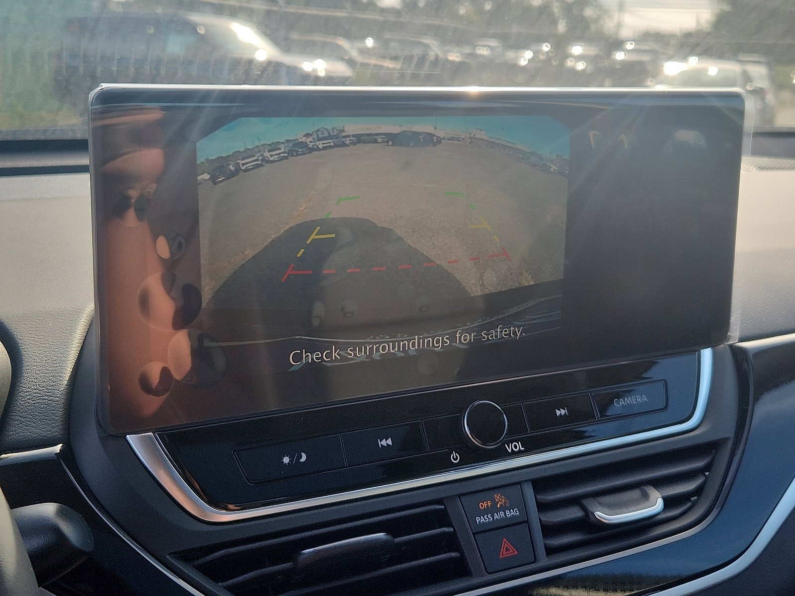 2025 Nissan Altima SR - Photo 13