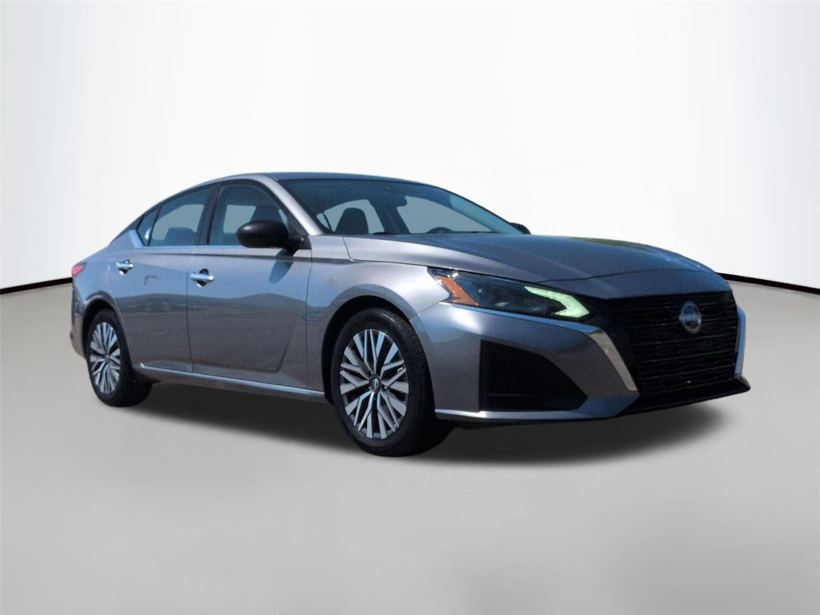 Used 2024 Gun Metallic Nissan 2.5 SV image 7