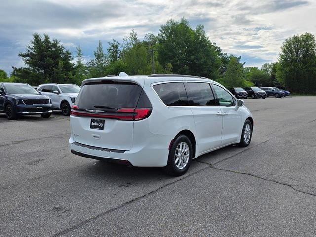 Used 2022 Bright White Clearcoat Chrysler Touring L image 8