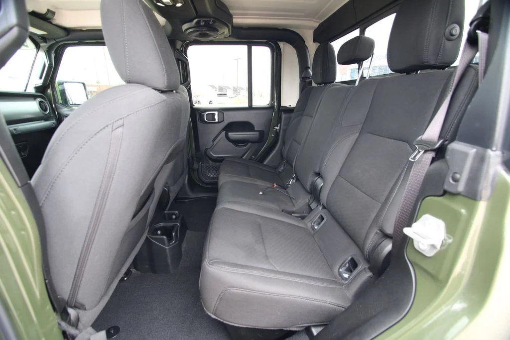Used 2022 Green Jeep Sport image 7