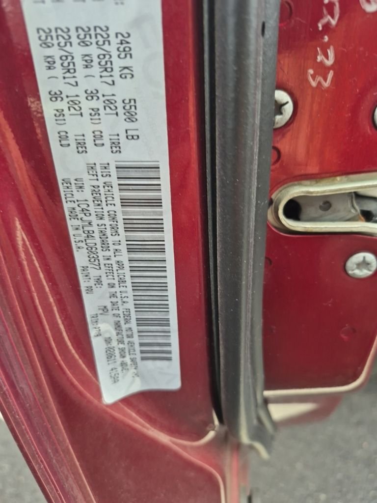 Used 2020 Velvet Jeep Latitude Plus image 10