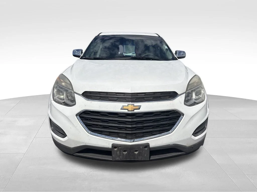 Used 2017 White Chevrolet LS image 9
