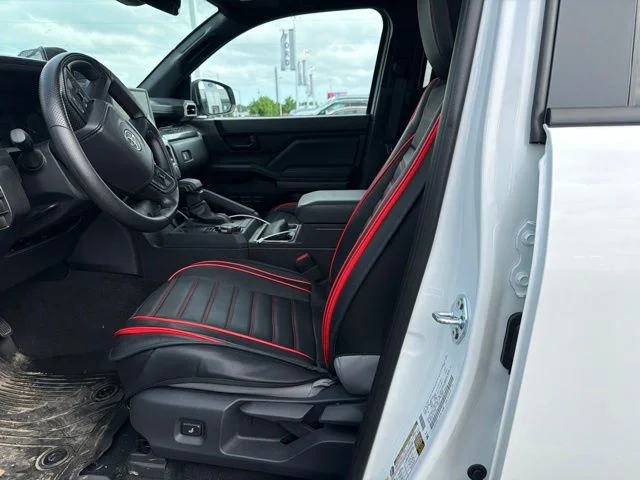 Used 2026  Toyota SR5 image 9