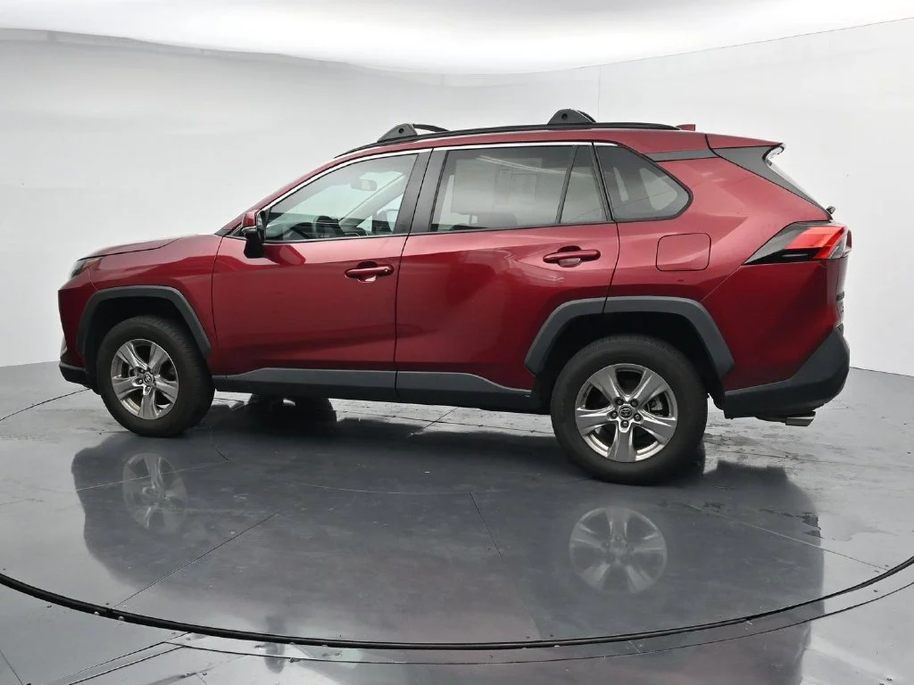 Used 2022 Red Toyota XLE image 4