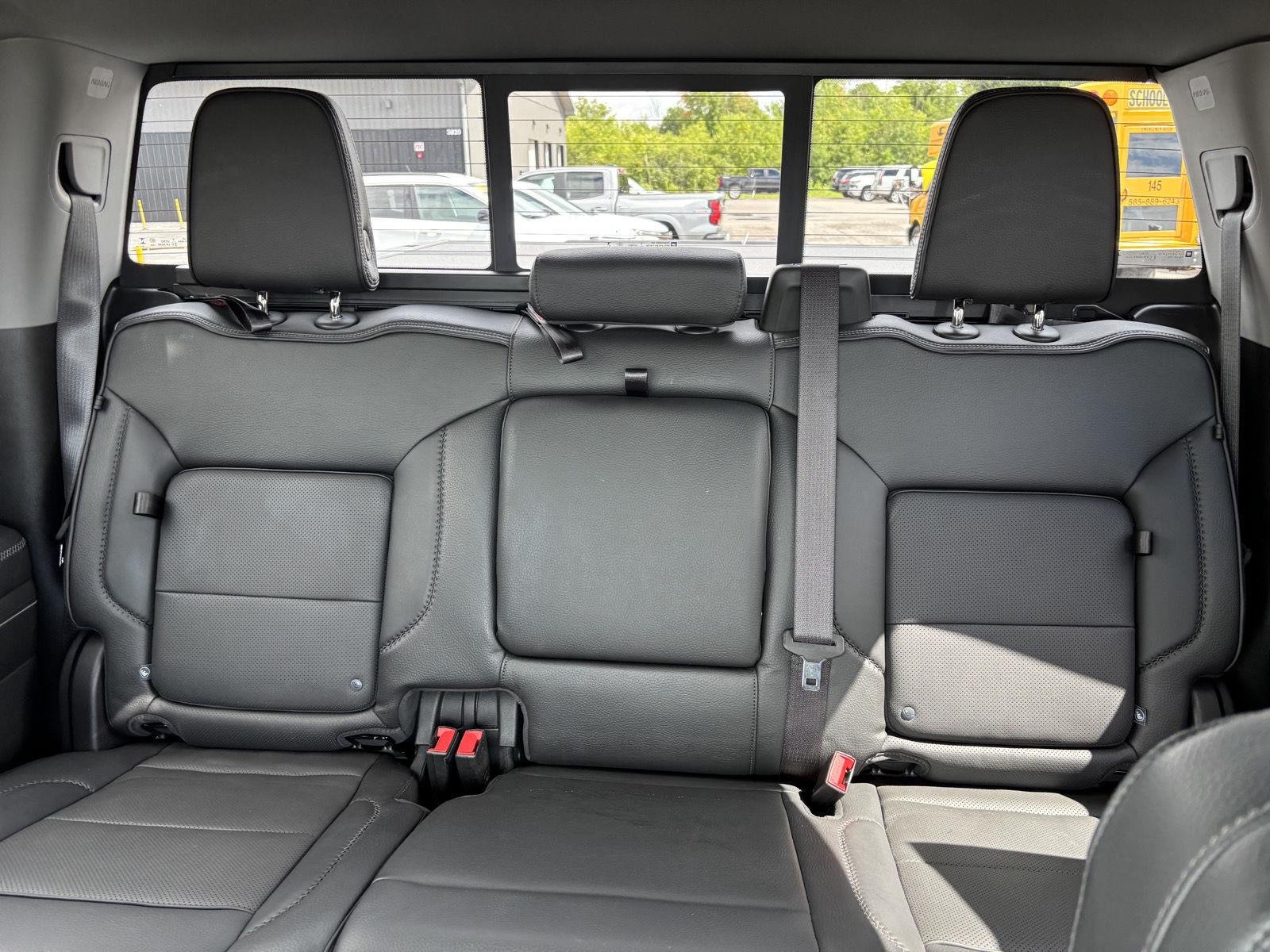 Used 2024 Onyx Black GMC Denali image 31