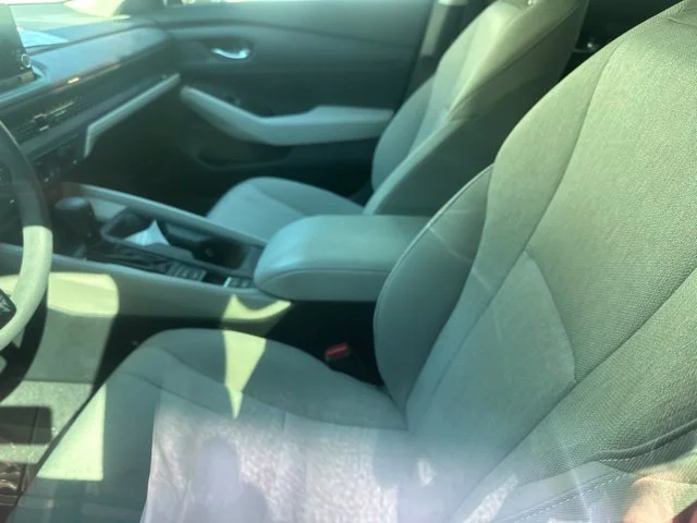 Used 2025 Meteorite Gray Metallic Honda LX image 3