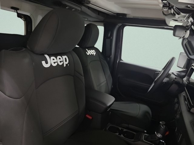 Used 2025 Granite Crystal Metallic Clearcoat Jeep Sport S image 12