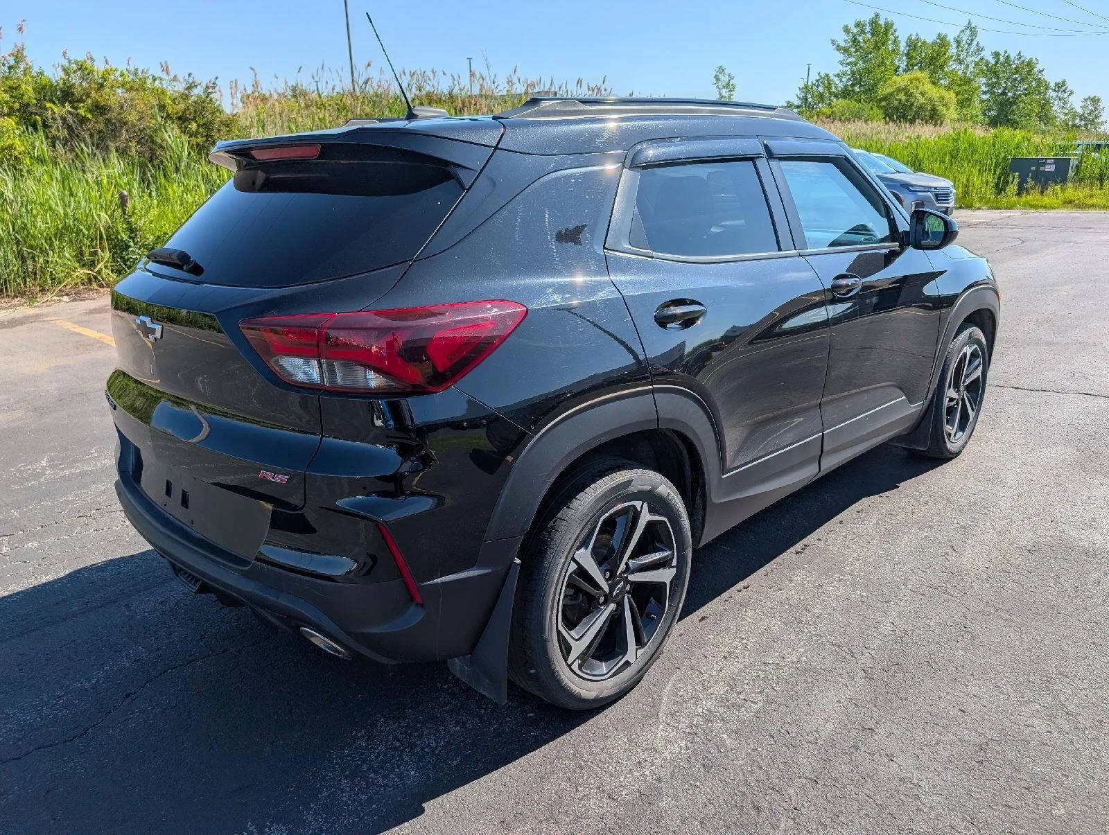 Used 2022 Mosaic Black Metallic Chevrolet RS image 10