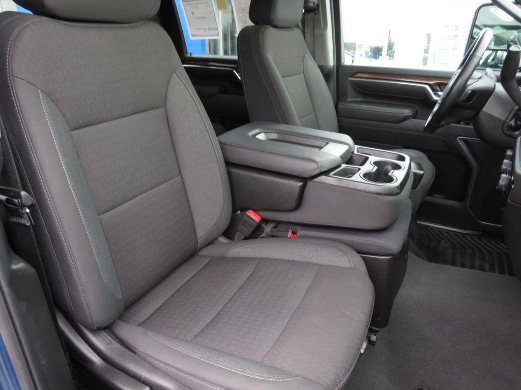 Used 2025 Lakeshore Blue Chevrolet LT image 17