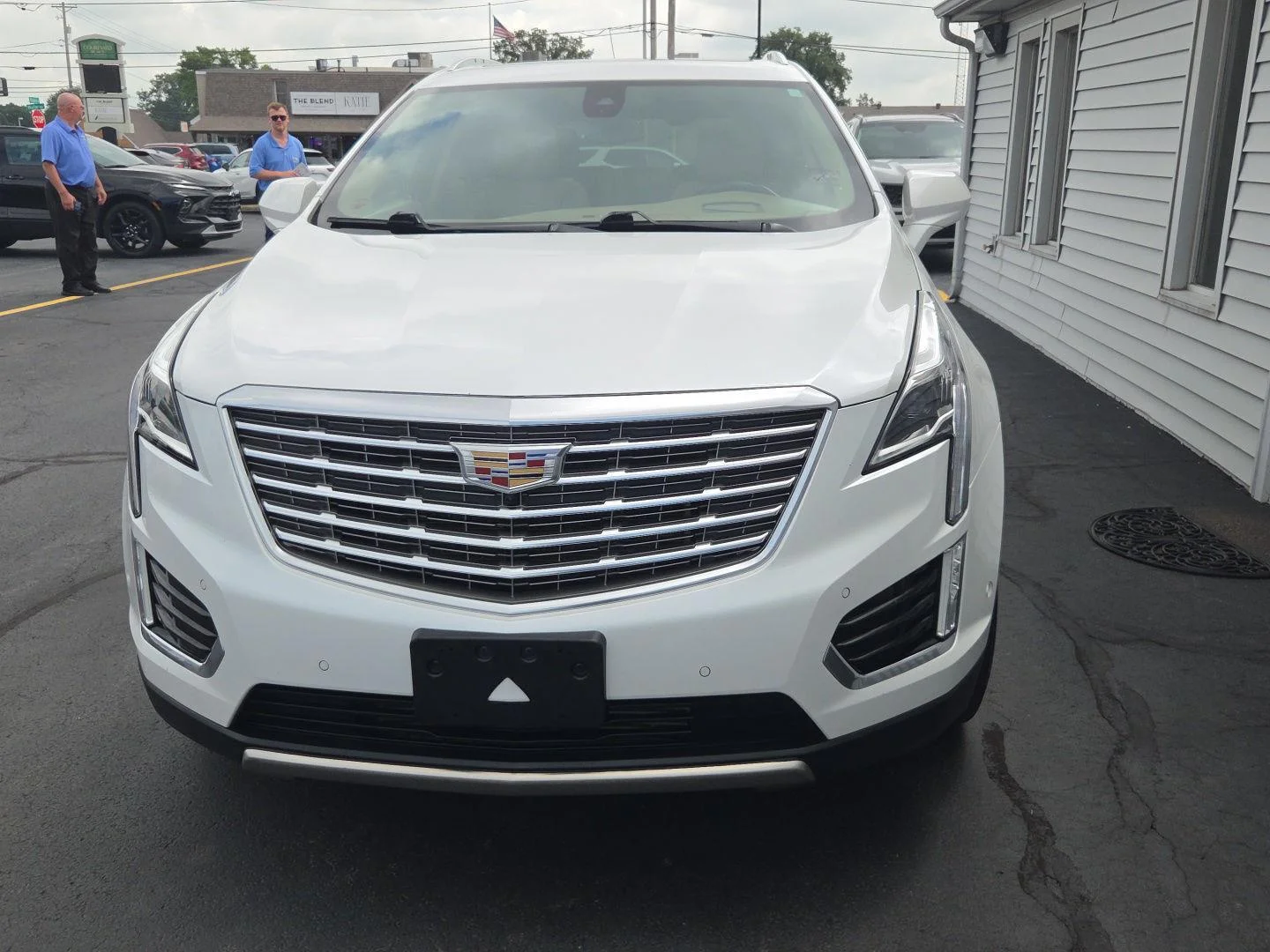 Used 2019 CRYSTAL WHITE TRICOAT Cadillac Platinum AWD image 8