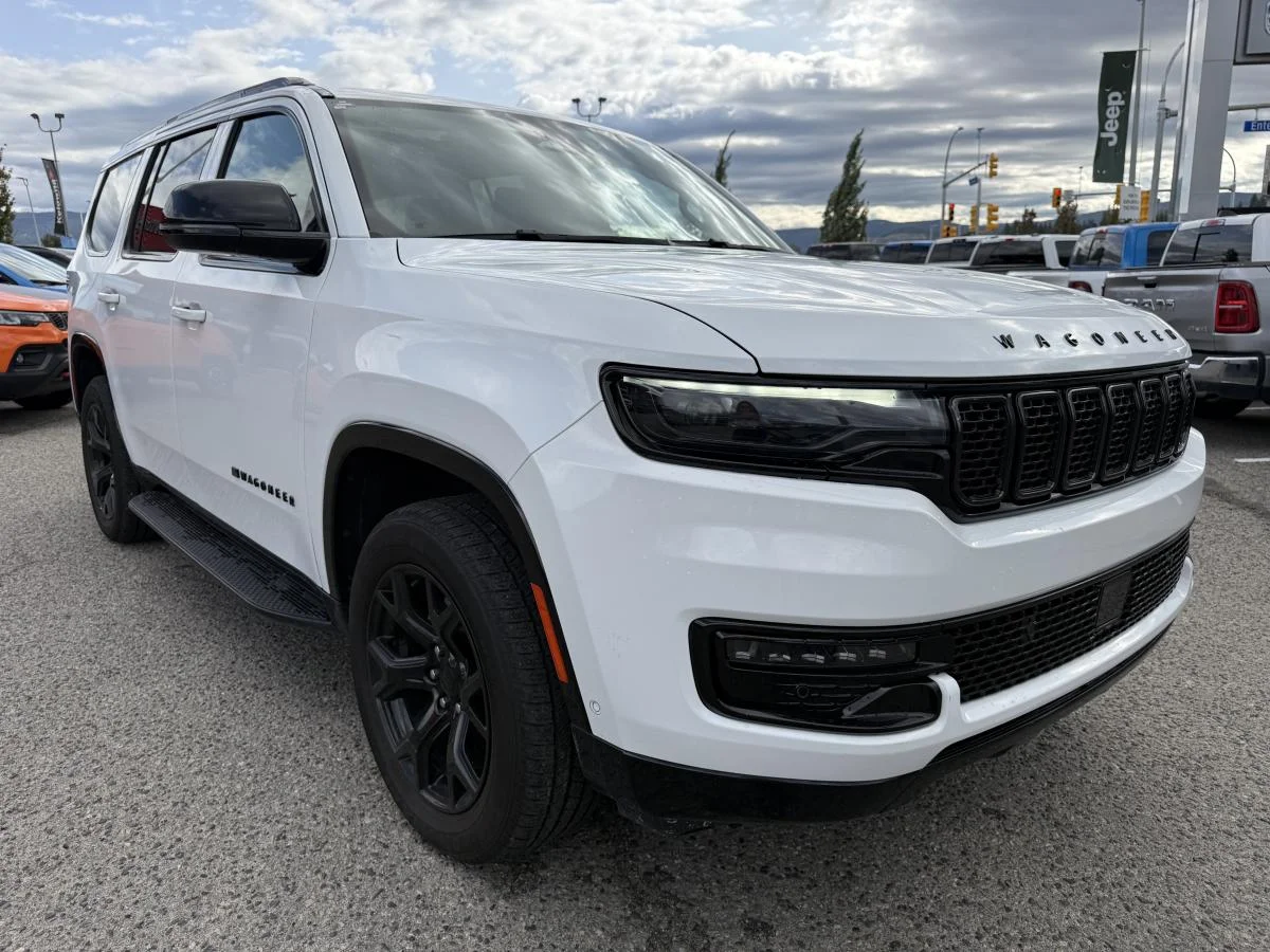Used 2024 White Jeep Series II Carbide 4x4 image 10