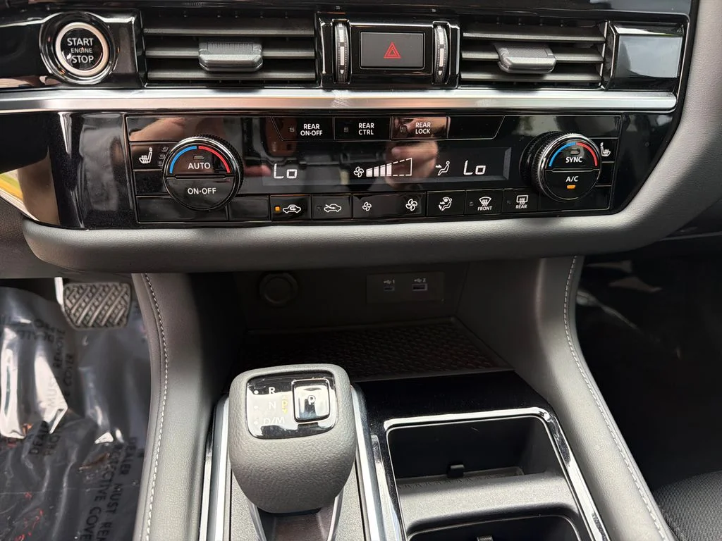 2023 Nissan Pathfinder SV - Photo 28